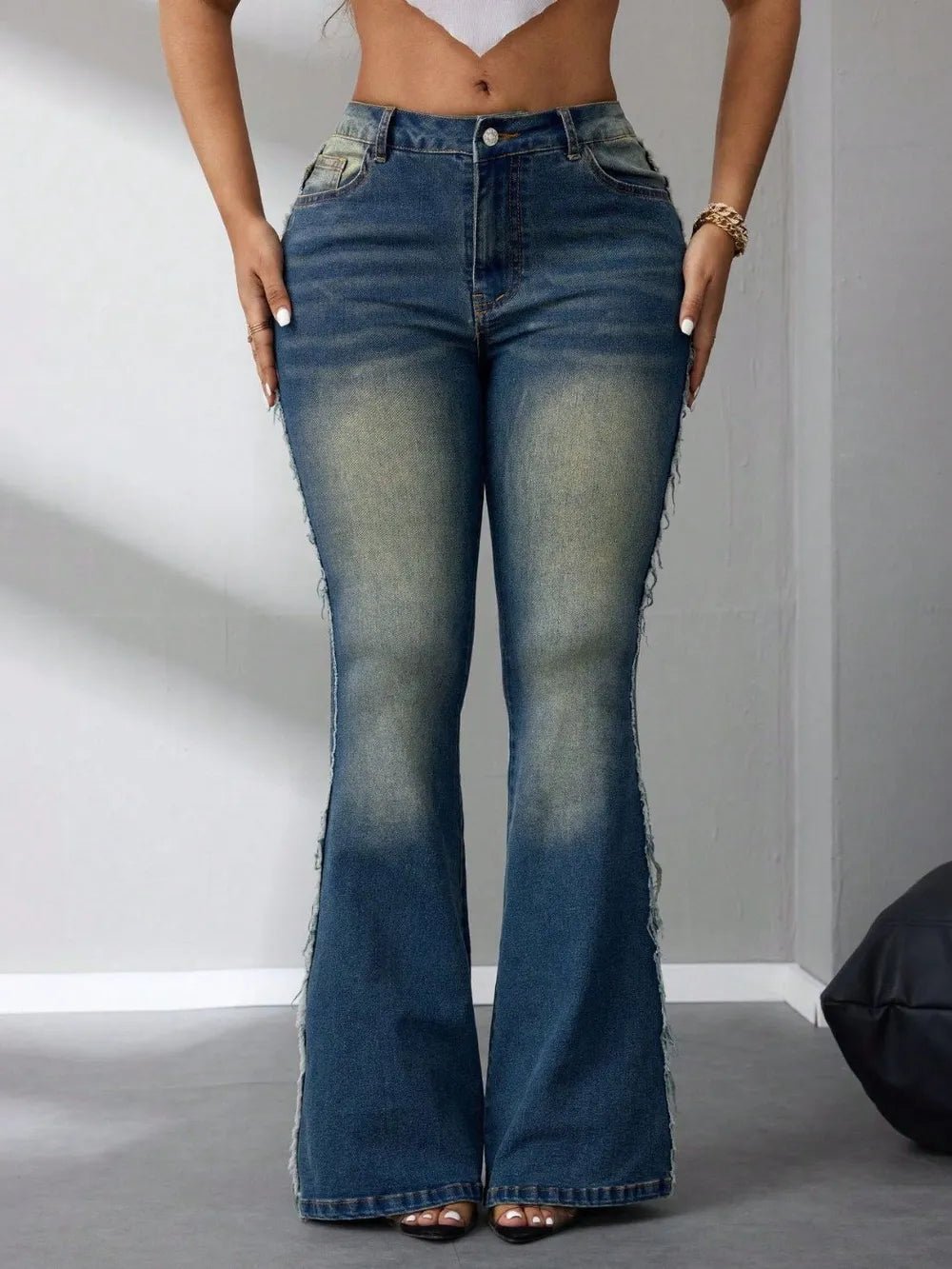 Side Raw Hem Flare Jeans - 𝐝𝐮𝐯𝐥𝐚𝐬𝐡𝐨𝐩.𝐜𝐨𝐦